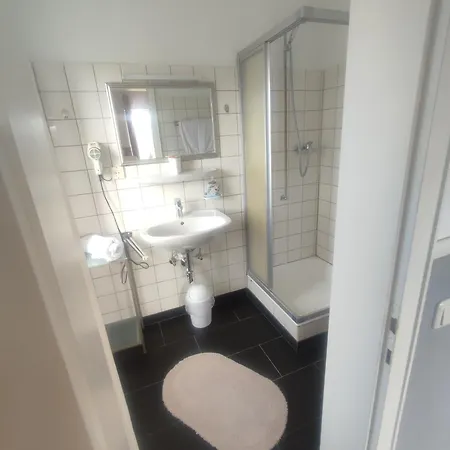 & Nur Fuer Monteure Am Norderteich *